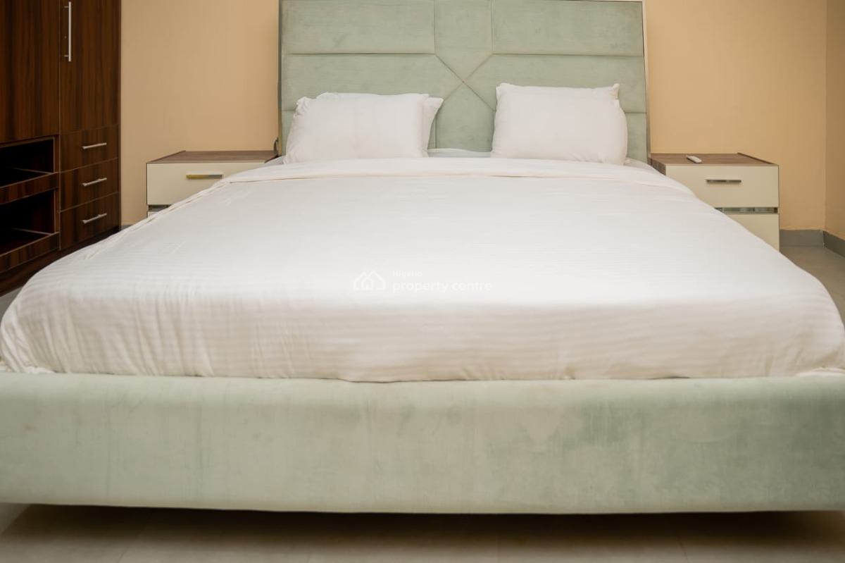 Exquisite 3-bedroom Apartment, Gra, Magodo, Lagos, Flat / Apartment Short Let