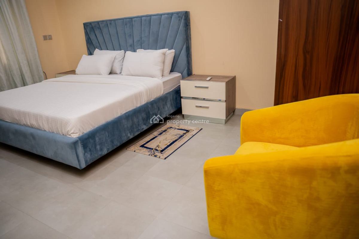 Exquisite 3-bedroom Apartment, Gra, Magodo, Lagos, Flat / Apartment Short Let