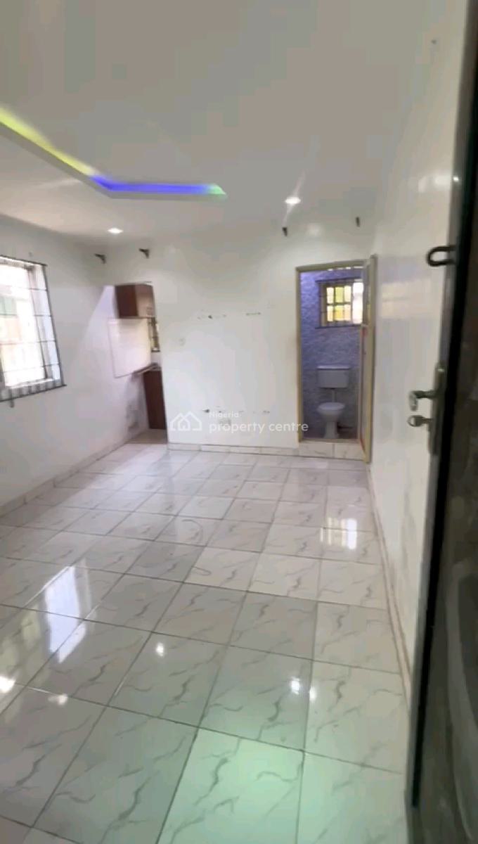 Standard and Spacious Room Self Contained, Onike, Yaba, Lagos, Self Contain (single Rooms) for Sale