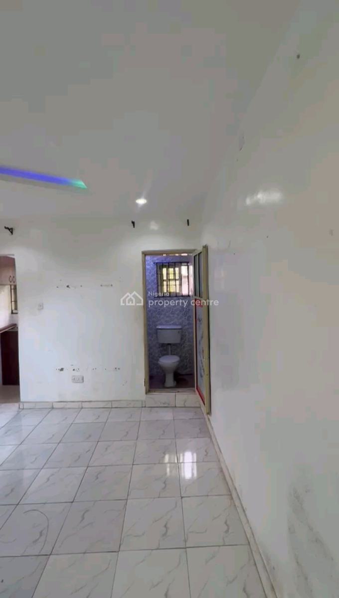 Standard and Spacious Room Self Contained, Onike, Yaba, Lagos, Self Contain (single Rooms) for Sale