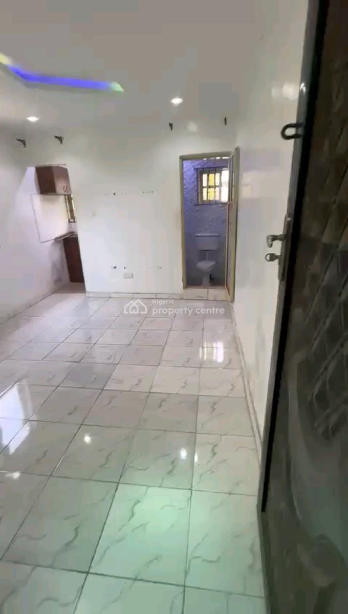Standard and Spacious Room Self Contained, Onike, Yaba, Lagos, Self Contain (single Rooms) for Sale
