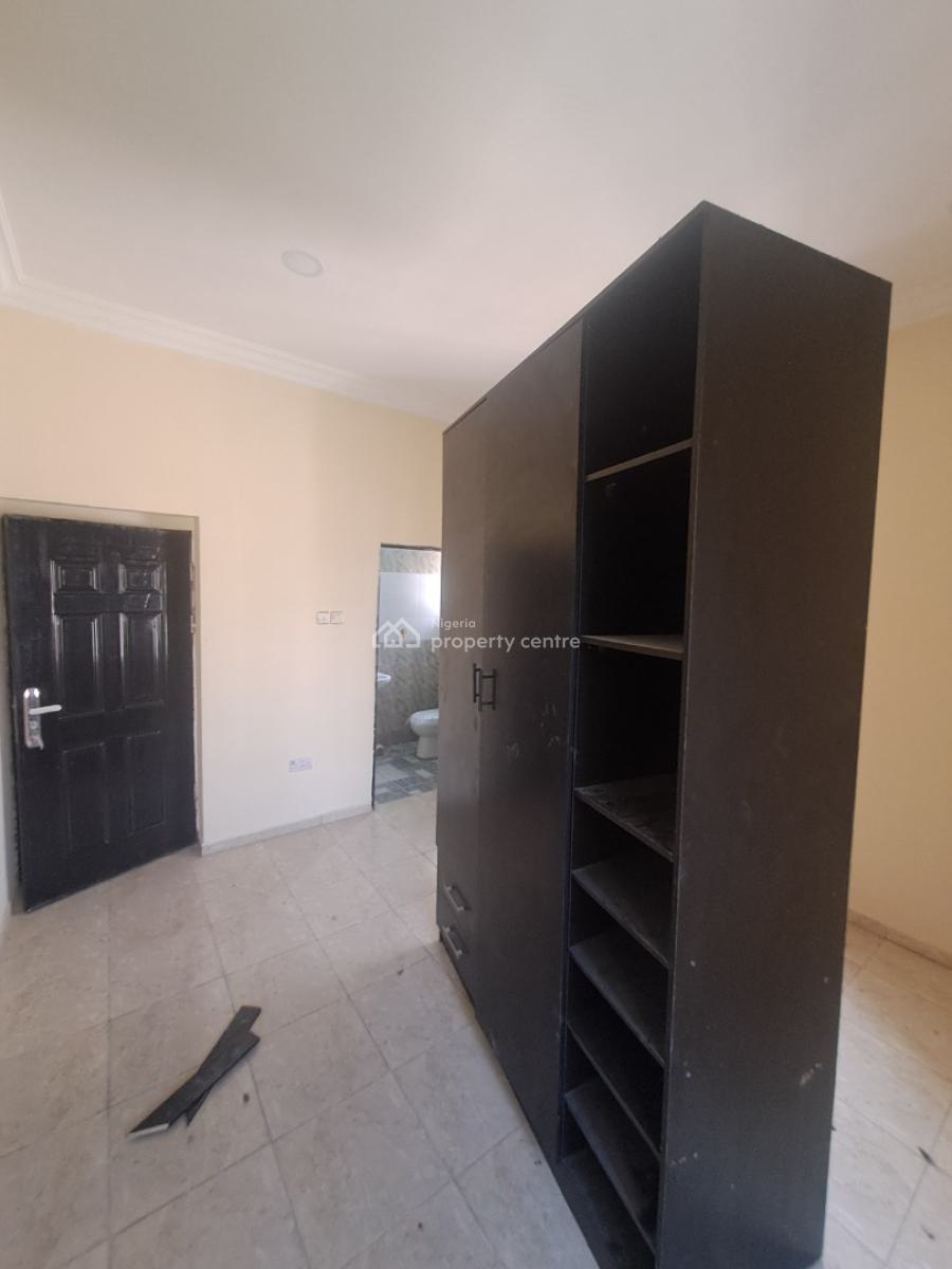 Well Built 2 Bedroom Apartment in a Gated Estate, Ikate By Freedom Way, Lekki, Lagos, Flat / Apartment for Rent