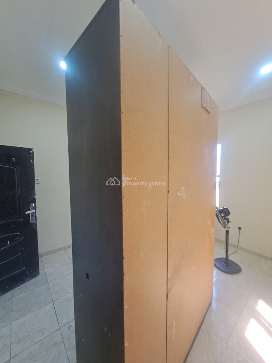 Well Built 2 Bedroom Apartment in a Gated Estate, Ikate By Freedom Way, Lekki, Lagos, Flat / Apartment for Rent
