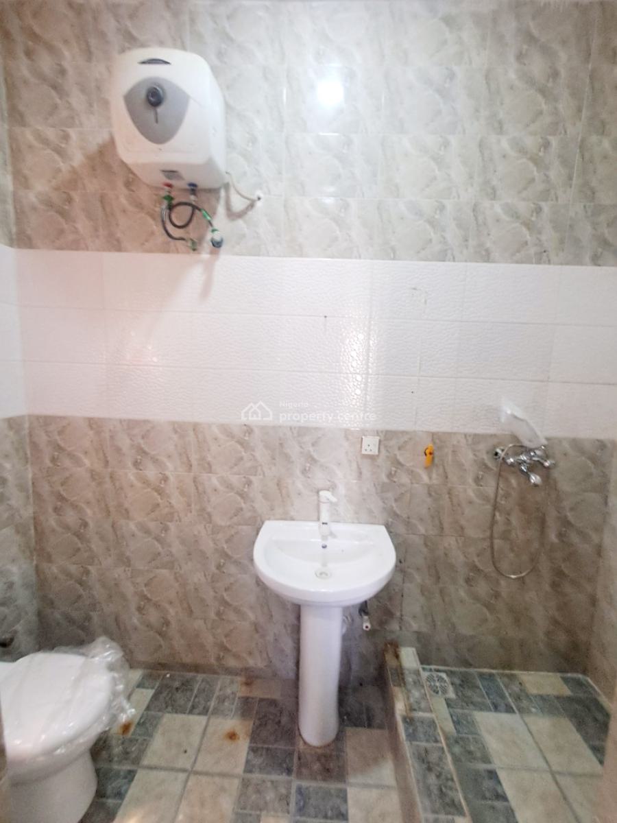 Well Built 2 Bedroom Apartment in a Gated Estate, Ikate By Freedom Way, Lekki, Lagos, Flat / Apartment for Rent