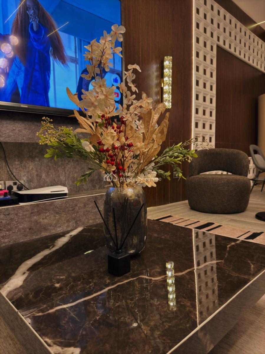 Exquisite 4 Bedroom Apartment, Lekki Phase 1, Lekki, Lagos, Flat / Apartment Short Let