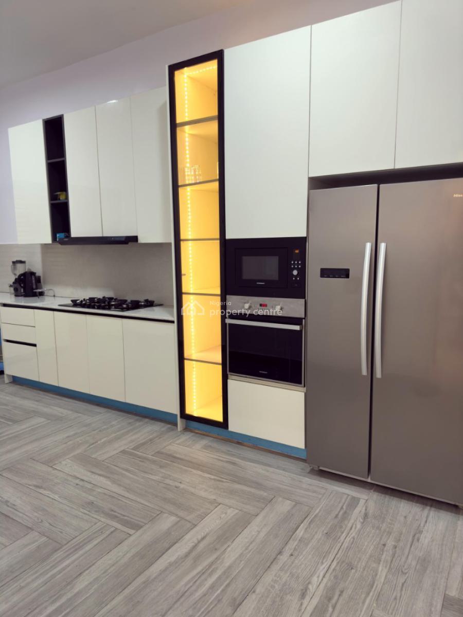 Exquisite 4 Bedroom Apartment, Lekki Phase 1, Lekki, Lagos, Flat / Apartment Short Let