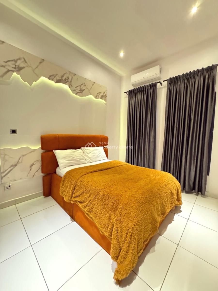 Exquisite 4 Bedroom Apartment, Lekki Phase 1, Lekki, Lagos, Flat / Apartment Short Let