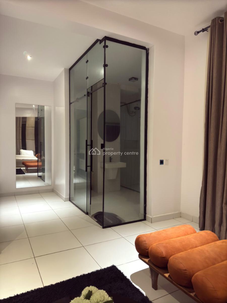 Exquisite 4 Bedroom Apartment, Lekki Phase 1, Lekki, Lagos, Flat / Apartment Short Let