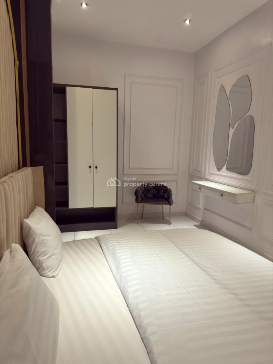 Exquisite 4 Bedroom Apartment, Lekki Phase 1, Lekki, Lagos, Flat / Apartment Short Let