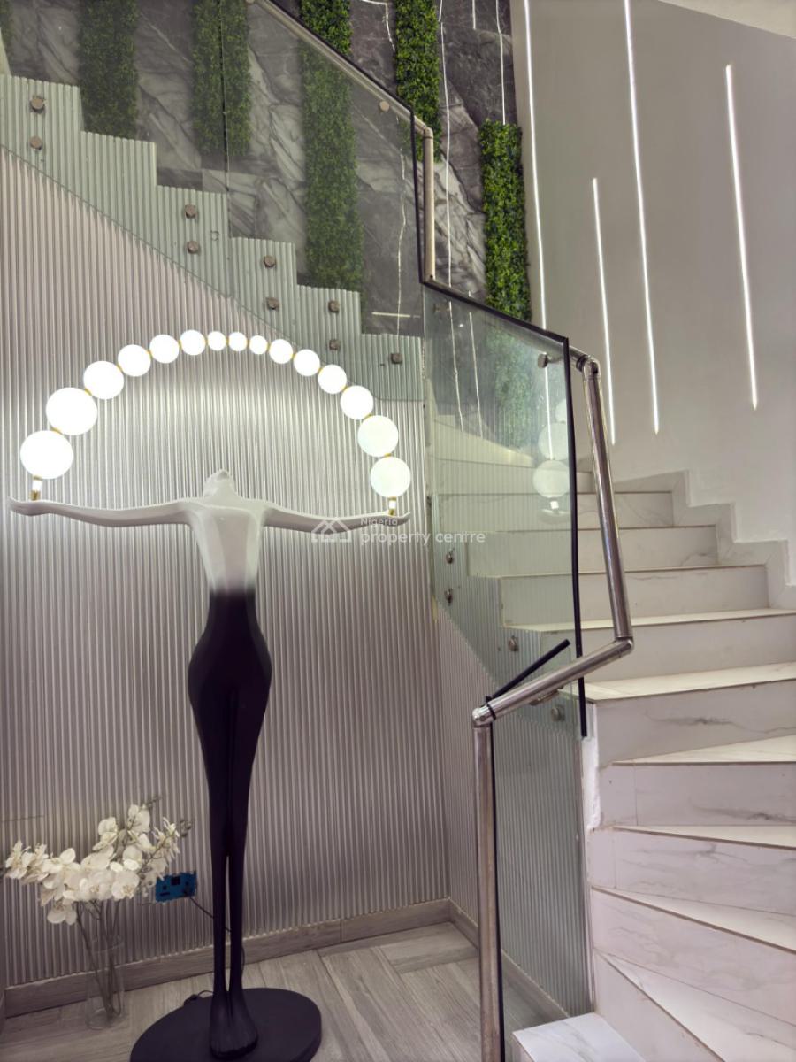 Exquisite 4 Bedroom Apartment, Lekki Phase 1, Lekki, Lagos, Flat / Apartment Short Let