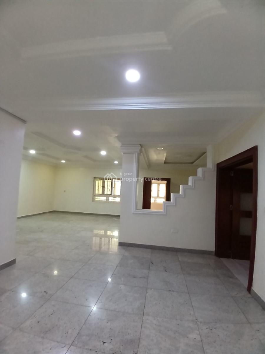 Well Renovated 3 Bedroom Block of Flat with a Room Bq, Guzape Abuja Diplomatic Zone, Guzape District, Abuja, House for Rent