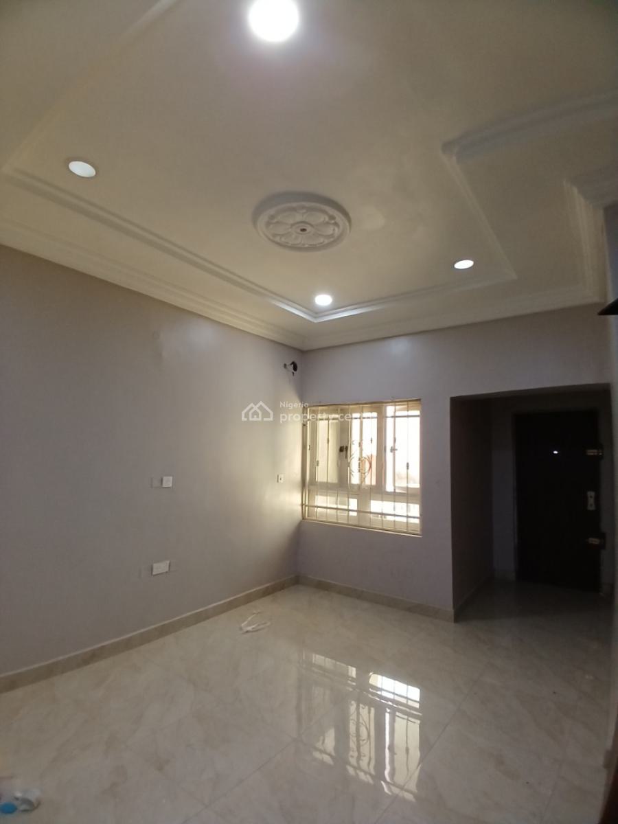 Well Renovated 3 Bedroom Block of Flat with a Room Bq, Guzape Abuja Diplomatic Zone, Guzape District, Abuja, House for Rent