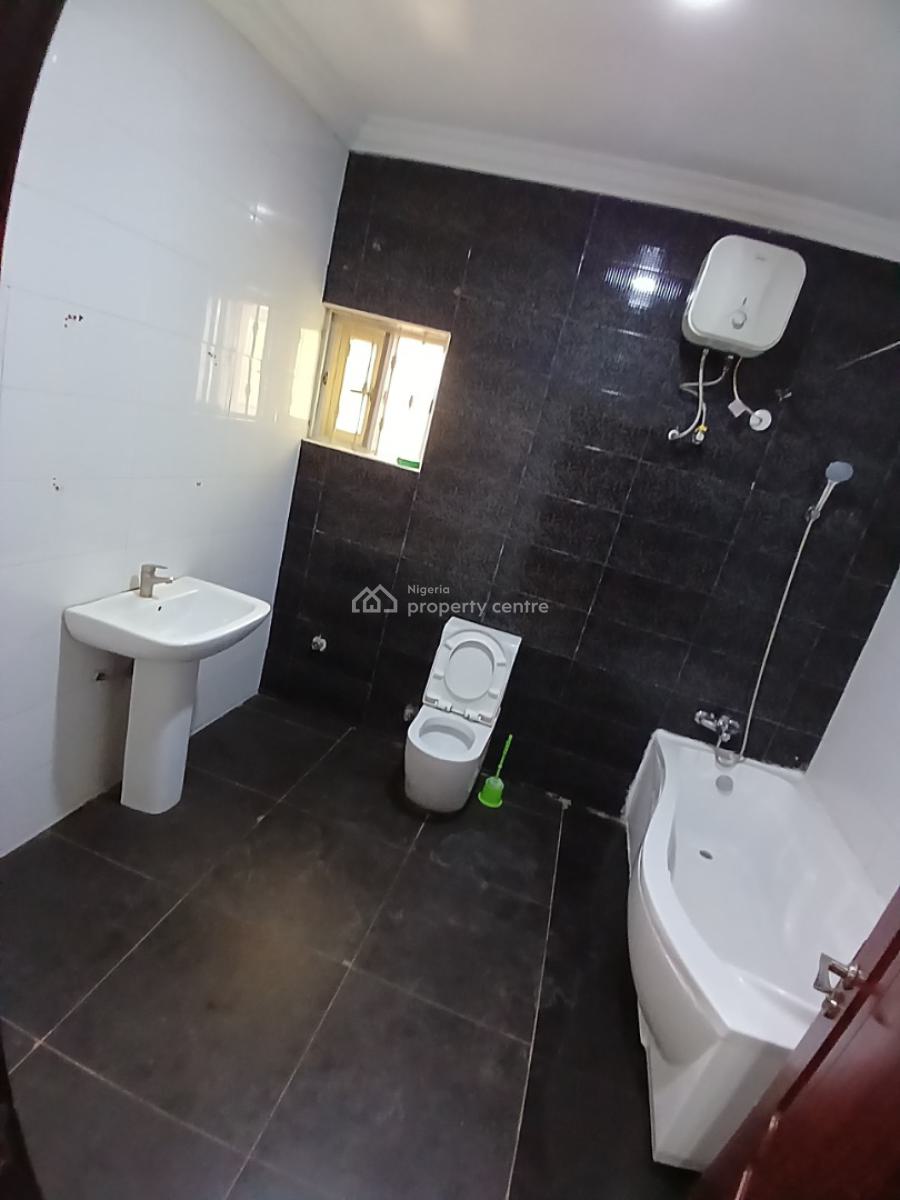Well Renovated 3 Bedroom Block of Flat with a Room Bq, Guzape Abuja Diplomatic Zone, Guzape District, Abuja, House for Rent