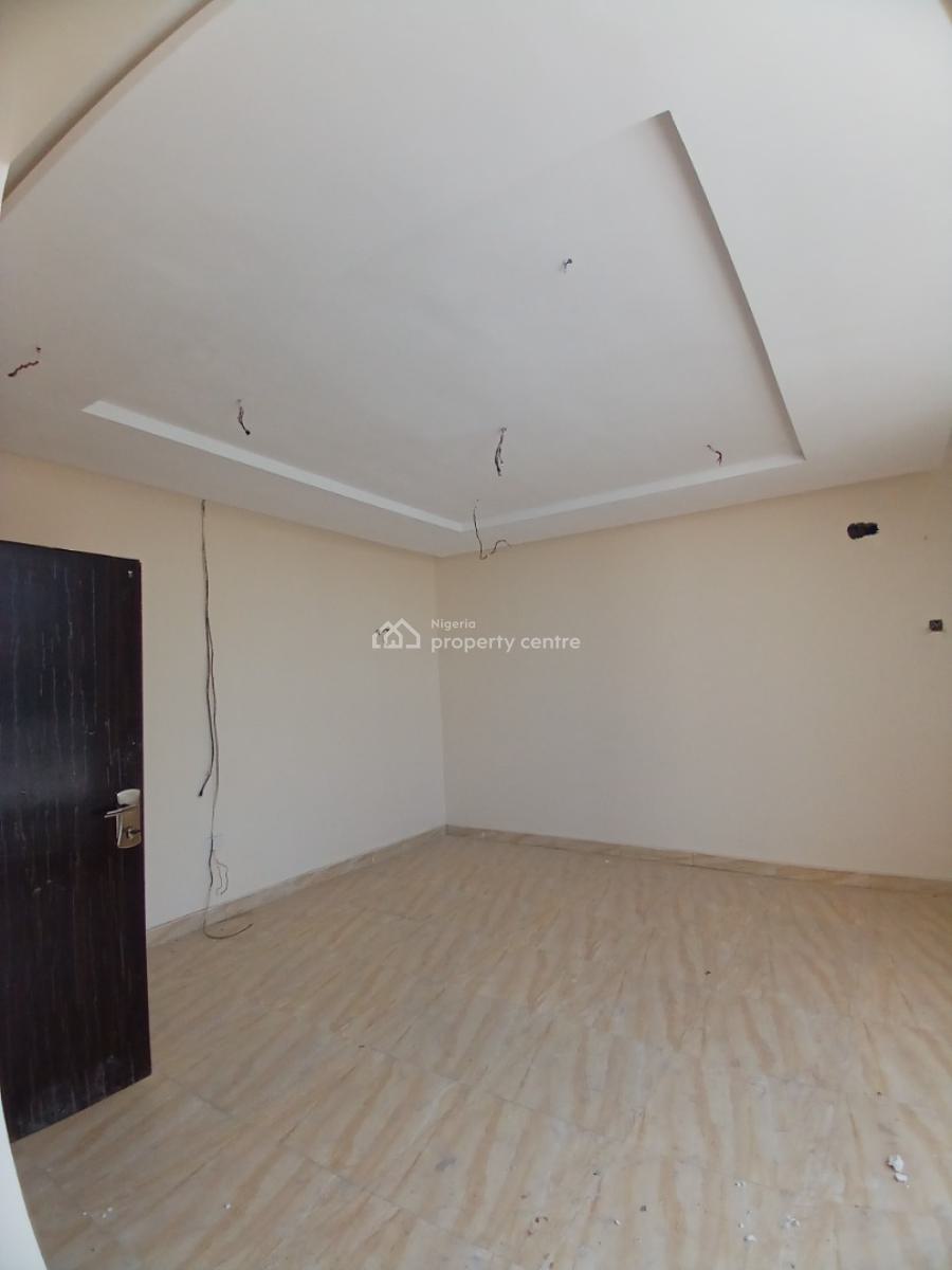 Well Renovated 2 Bedroom Block of Flat, Guzape Abuja Diplomatic Zone, Guzape District, Abuja, House for Rent