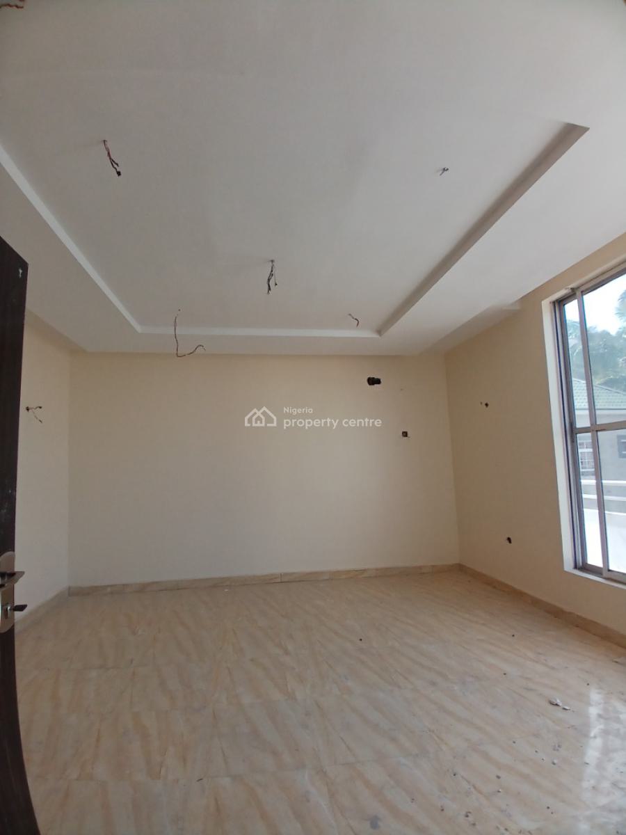 Well Renovated 2 Bedroom Block of Flat, Guzape Abuja Diplomatic Zone, Guzape District, Abuja, House for Rent