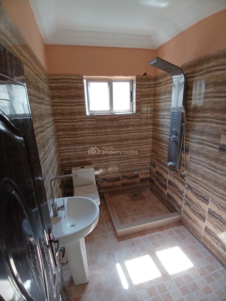 Well Renovated 2 Bedroom Block of Flat, Guzape Abuja Diplomatic Zone, Guzape District, Abuja, House for Rent