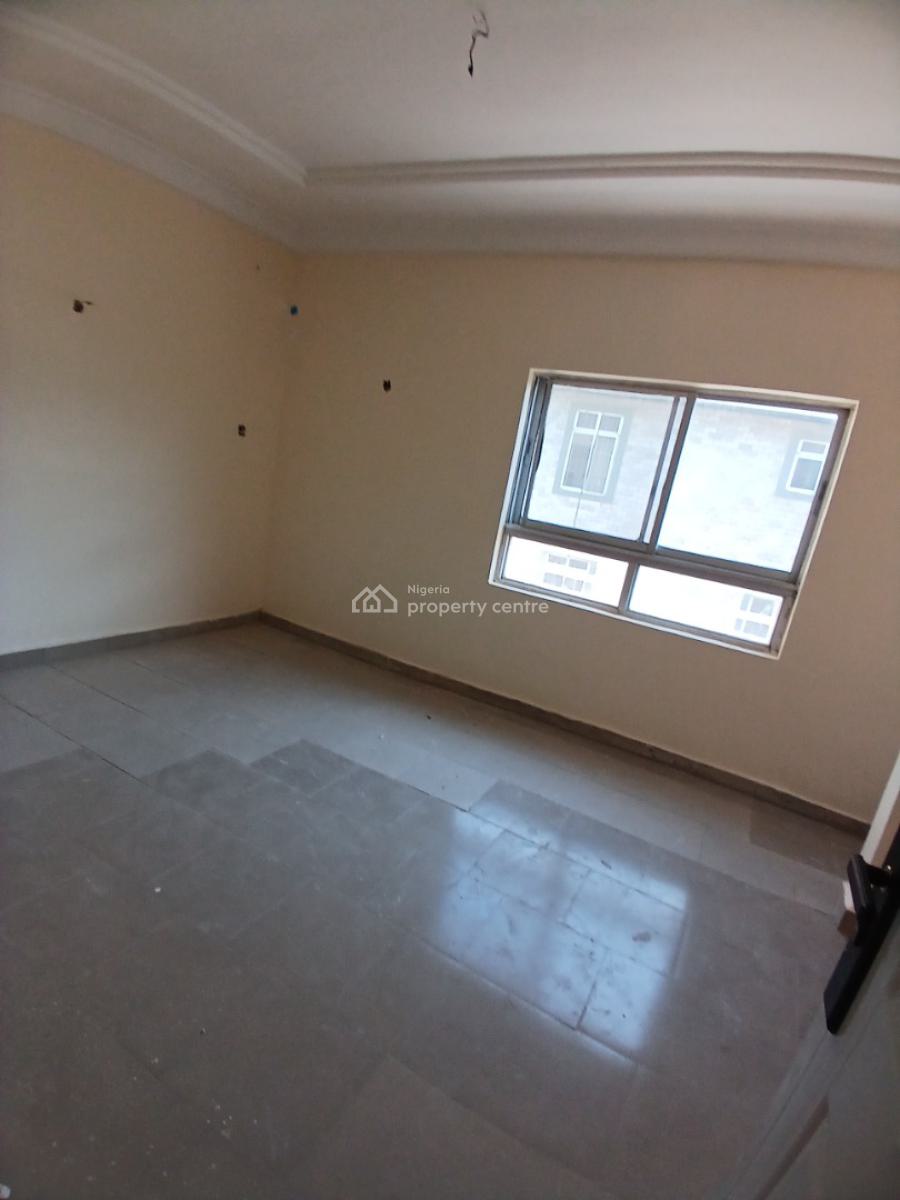 Well Renovated 2 Bedroom Block of Flat, Guzape Abuja Diplomatic Zone, Guzape District, Abuja, House for Rent