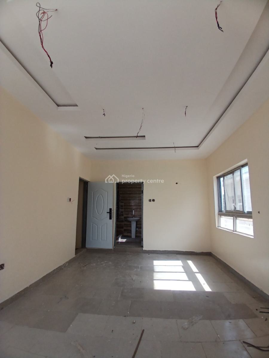 Well Renovated 2 Bedroom Block of Flat, Guzape Abuja Diplomatic Zone, Guzape District, Abuja, House for Rent