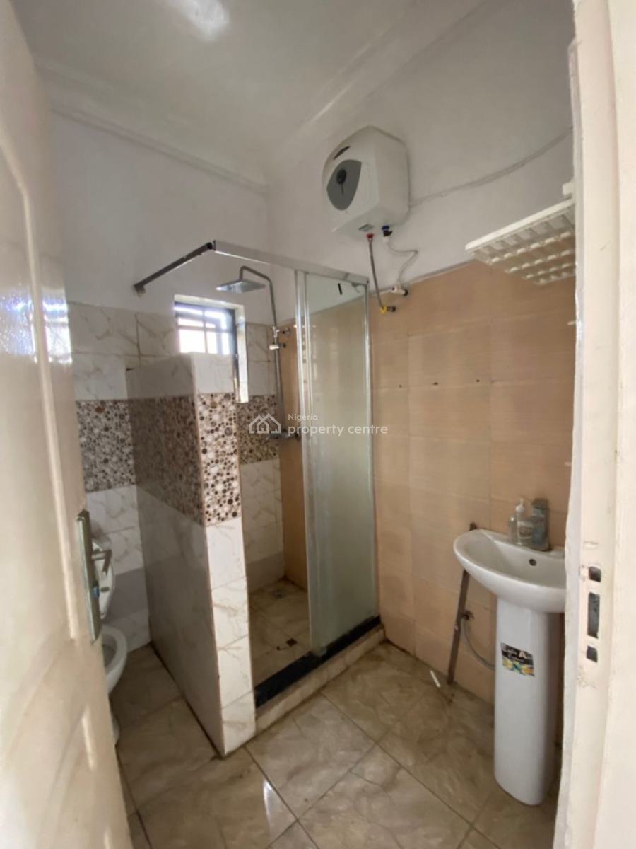 Well Maintained 2 Bedroom Flat in an Estate, Chevron Alternative, Lekki, Lagos, Flat / Apartment for Rent