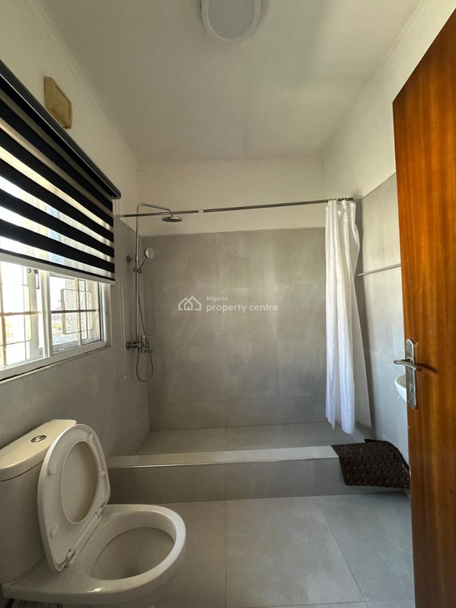 Nicely Finished Serviced 2 Bedroom Penthouse Flat, Lekki Phase 1, Lekki, Lagos, Flat / Apartment for Rent