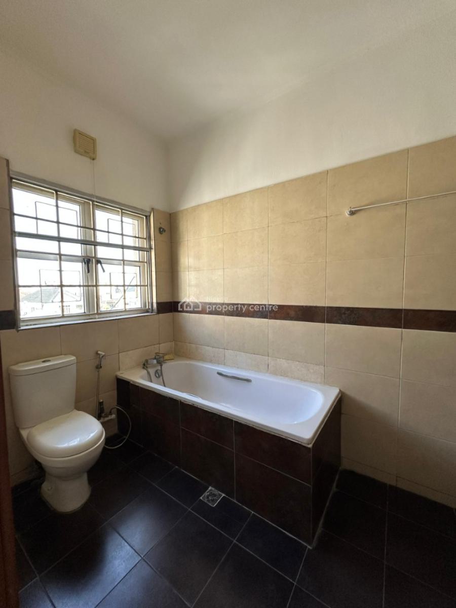 Nicely Finished Serviced 2 Bedroom Penthouse Flat, Lekki Phase 1, Lekki, Lagos, Flat / Apartment for Rent