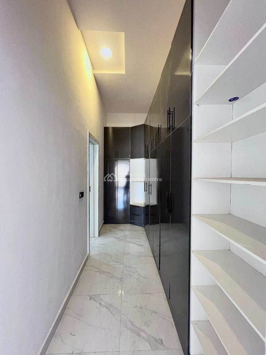 Spacious 4 Bedroom Penthouse W/ Bq, Elevator, Pool in a Secured Estate, Victoria Island (vi), Lagos, House for Rent