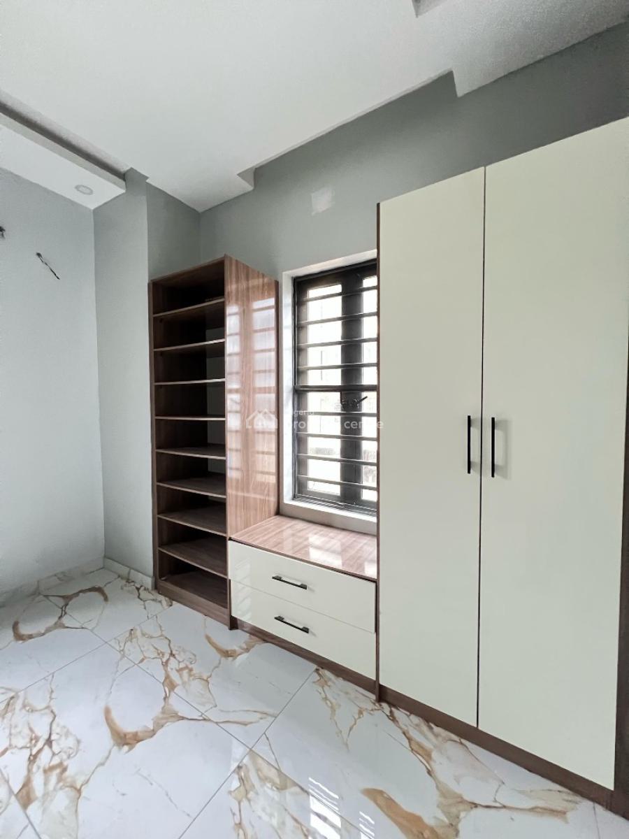 Affordable 2 Bedroom Apartment Bedroom in a Serene Environment, Lekki Phase 1, Lekki, Lagos, Flat / Apartment for Sale