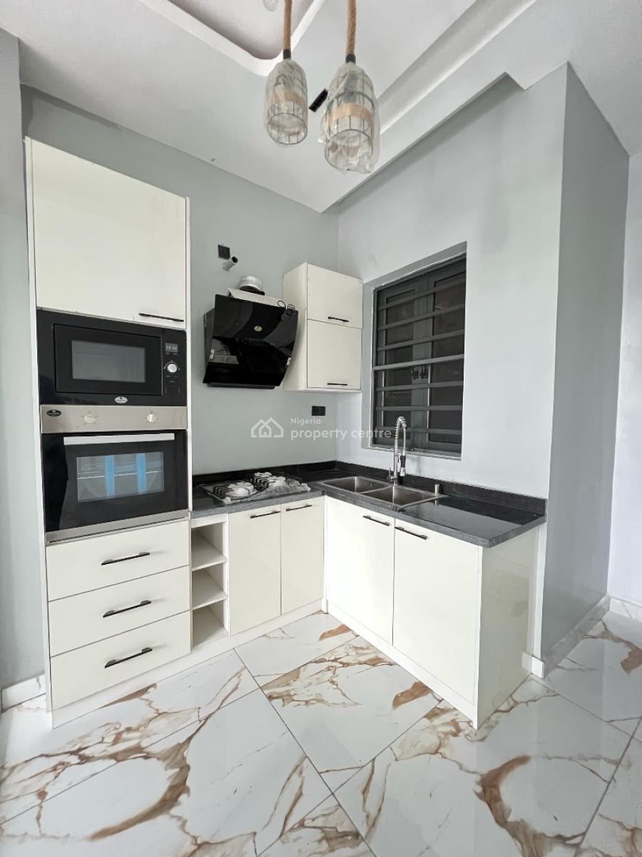 Affordable 2 Bedroom Apartment Bedroom in a Serene Environment, Lekki Phase 1, Lekki, Lagos, Flat / Apartment for Sale