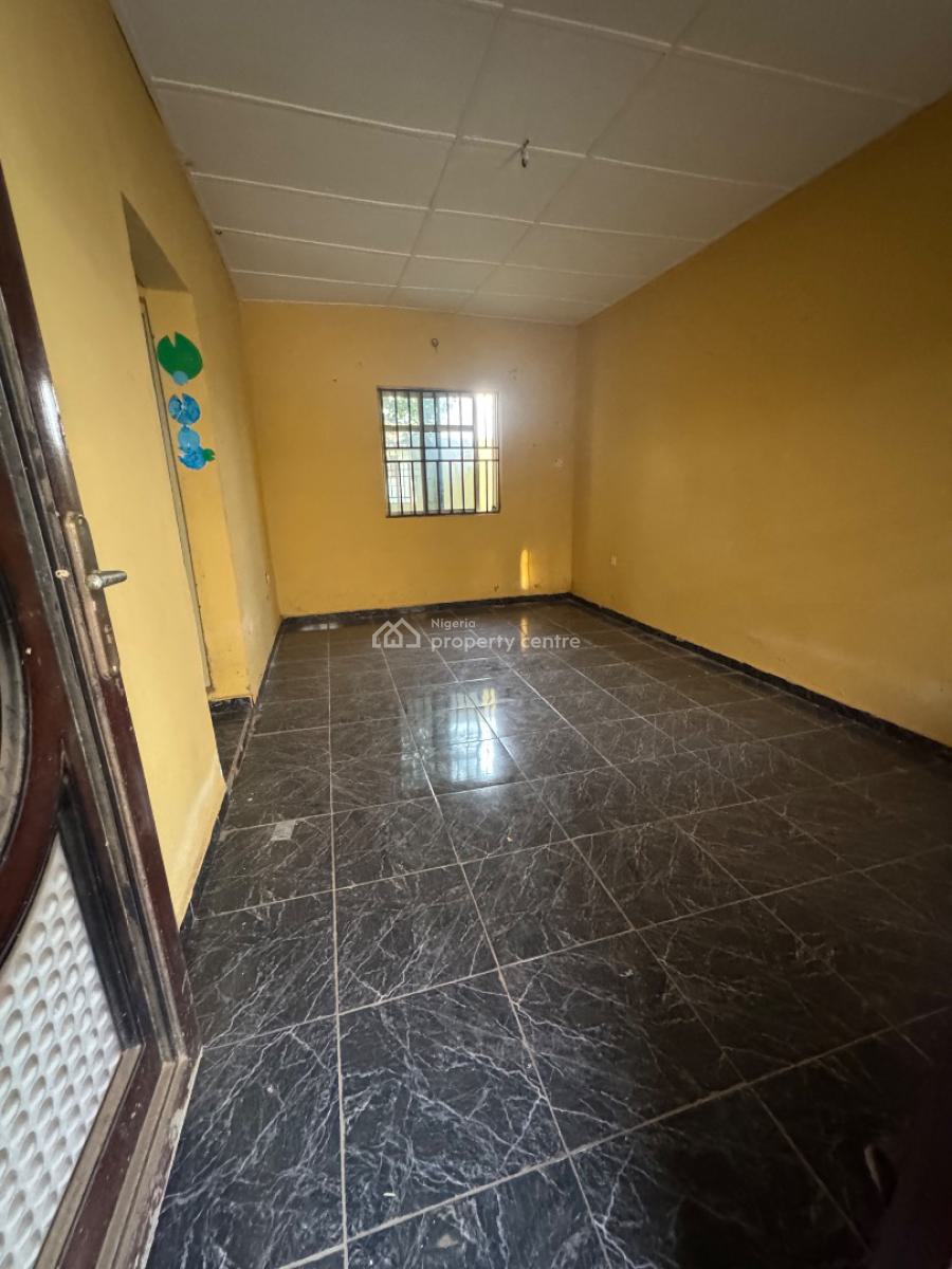 Room and Parlour Self, Awouga Adekunle, Igbogbo, Ikorodu, Lagos, Mini Flat (room and Parlour) for Rent
