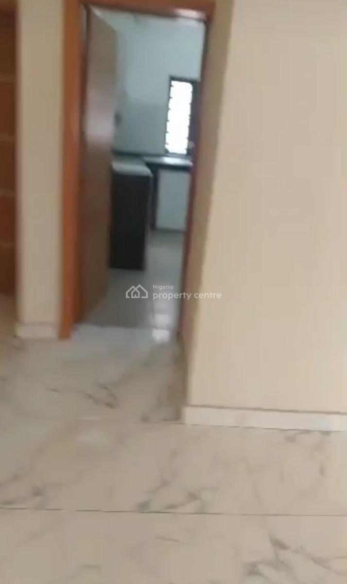 Luxurious 3-bedroom Apartment, Estate, Akowonjo Road, Egbeda, Akowonjo, Alimosho, Lagos, Flat / Apartment for Rent