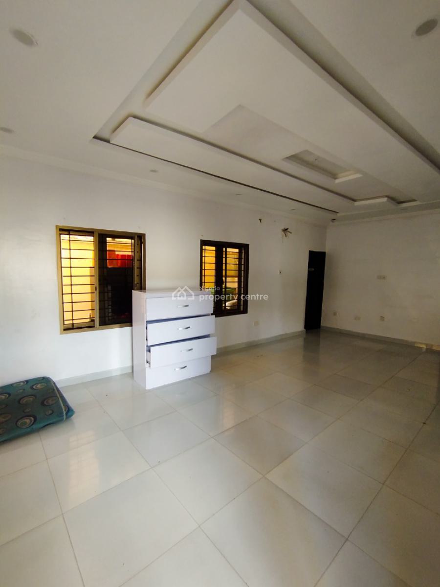 Neat, Well Maintained 3-bedroom Semi Detached House with Bq, Lekki Phase 1, Lekki, Lagos, Flat / Apartment for Rent