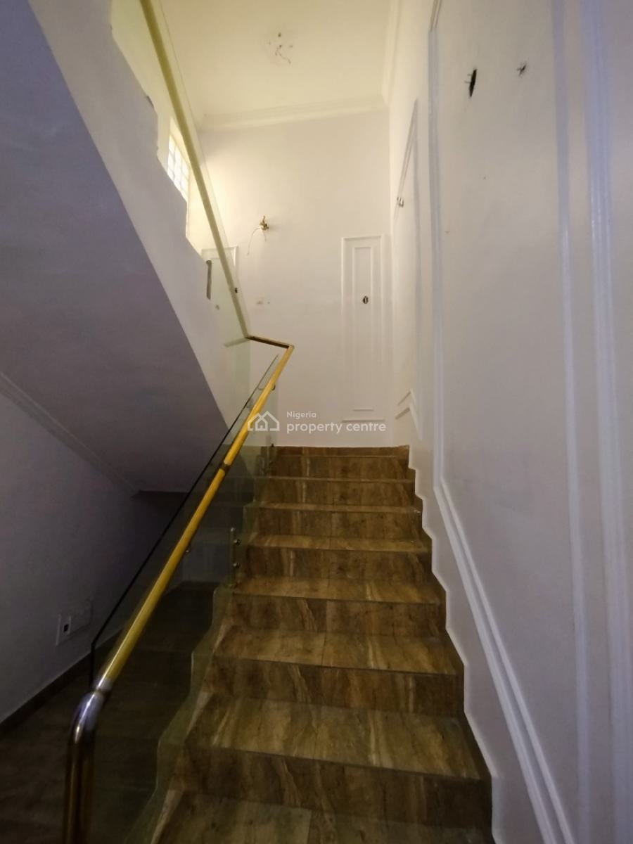 Neat, Well Maintained 3-bedroom Semi Detached House with Bq, Lekki Phase 1, Lekki, Lagos, Flat / Apartment for Rent