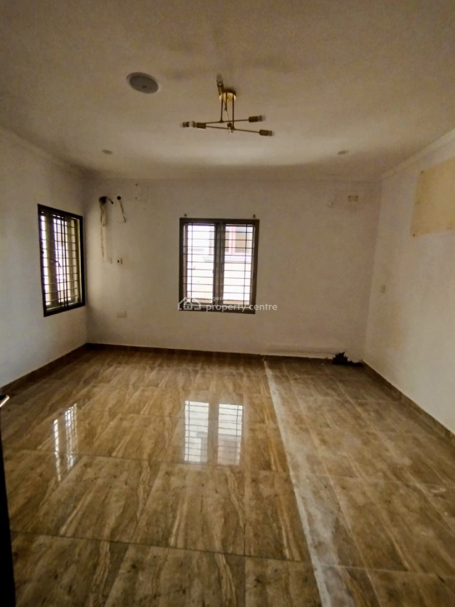 Neat, Well Maintained 3-bedroom Semi Detached House with Bq, Lekki Phase 1, Lekki, Lagos, Flat / Apartment for Rent