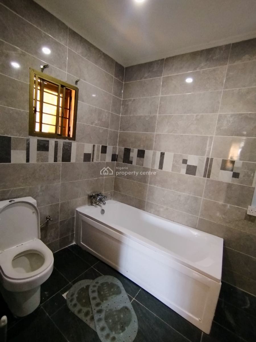 Neat, Well Maintained 3-bedroom Semi Detached House with Bq, Lekki Phase 1, Lekki, Lagos, Flat / Apartment for Rent