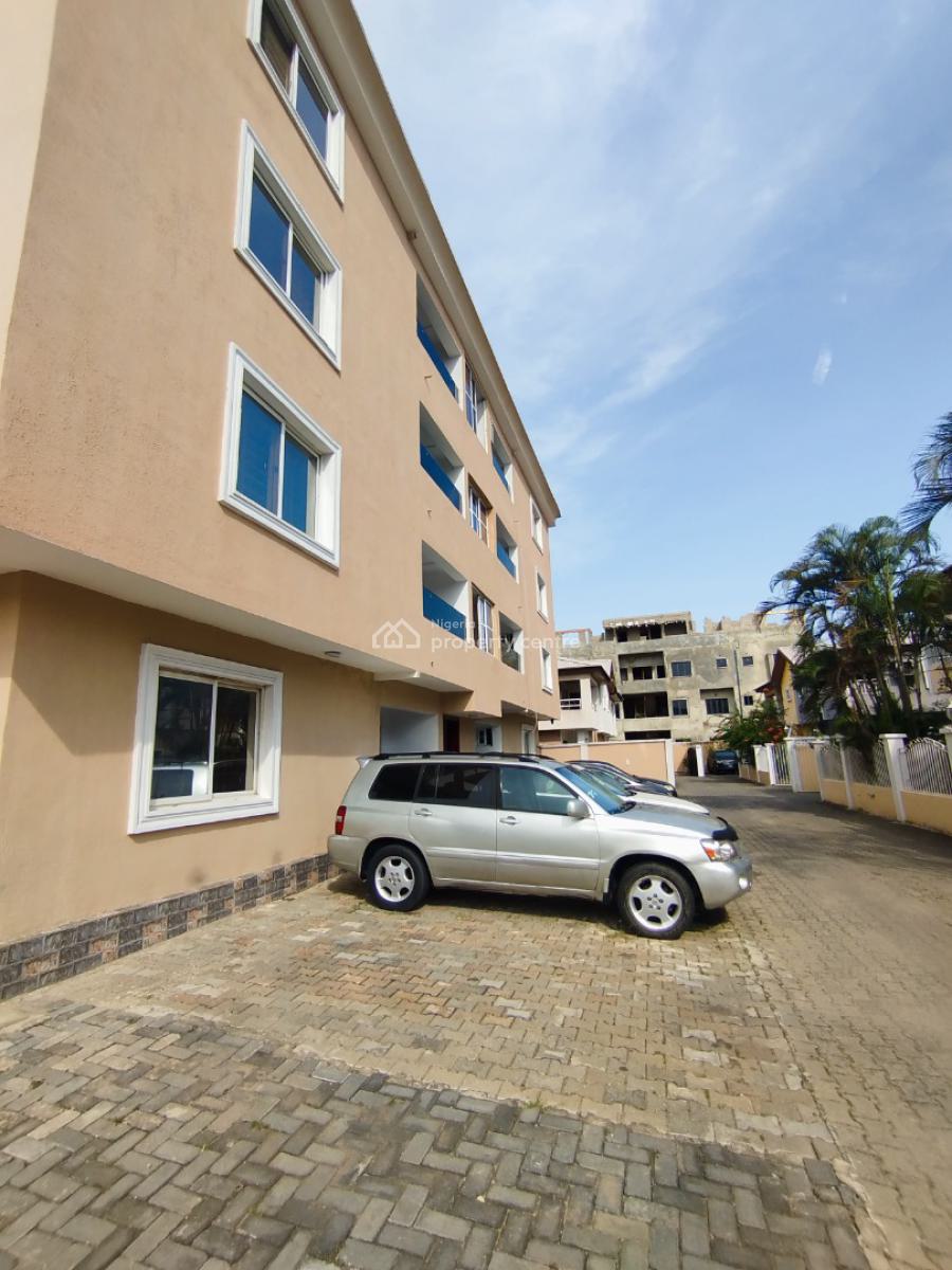 Neat, Well Maintained 2nd Floor 3-bedroom Apartment with Bq, Off Admiralty Way, Lekki Phase 1, Lekki, Lagos, Flat / Apartment for Sale