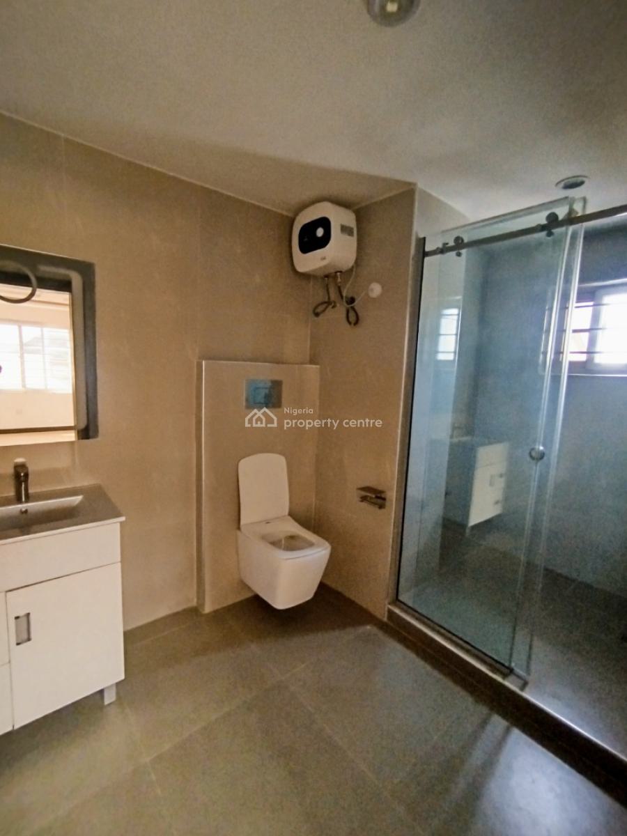Neat, Well Maintained 2nd Floor 3-bedroom Apartment with Bq, Off Admiralty Way, Lekki Phase 1, Lekki, Lagos, Flat / Apartment for Sale