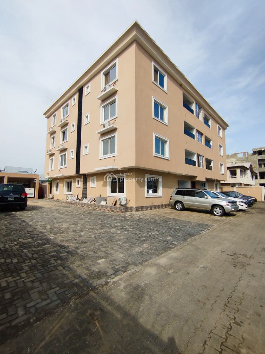 Neat, Well Maintained 2nd Floor 3-bedroom Apartment with Bq, Off Admiralty Way, Lekki Phase 1, Lekki, Lagos, Flat / Apartment for Sale