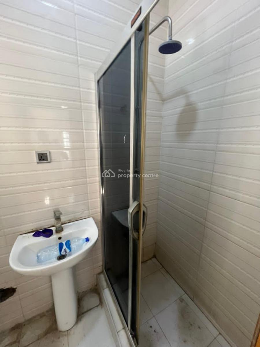 Luxurious Spacious Room Downstairs in a Serene and Secured and Serene, Bera Estate, Lekki Phase 2, Lekki, Lagos, Self Contain (single Rooms) for Rent
