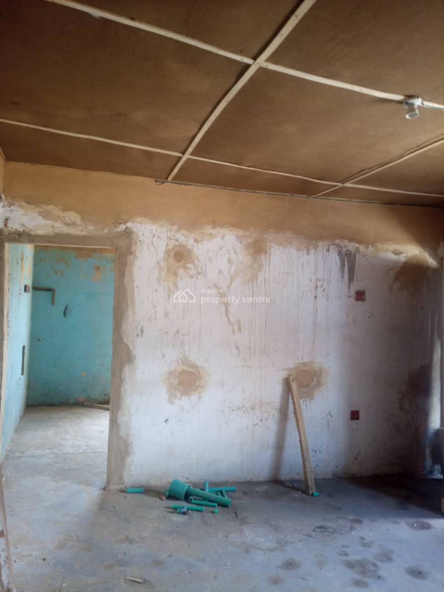 a Mini Flat, Off Oworo Road, Oworonshoki, Kosofe, Lagos, Mini Flat (room and Parlour) for Rent