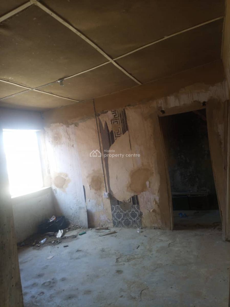 a Mini Flat, Off Oworo Road, Oworonshoki, Kosofe, Lagos, Mini Flat (room and Parlour) for Rent