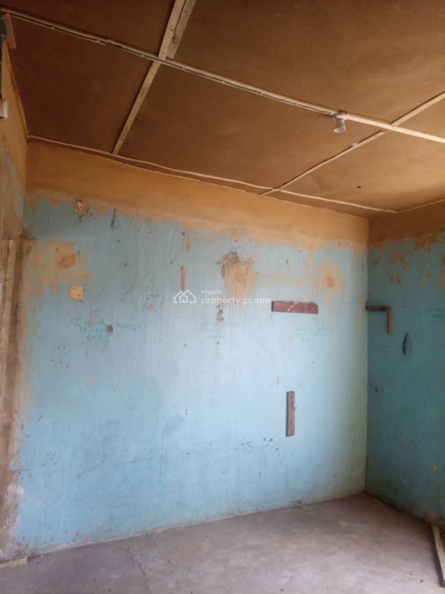 a Mini Flat, Off Oworo Road, Oworonshoki, Kosofe, Lagos, Mini Flat (room and Parlour) for Rent