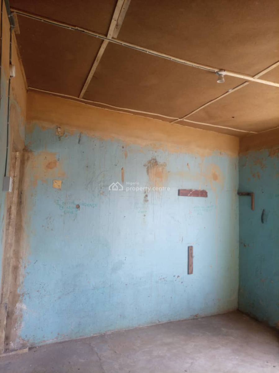a Mini Flat, Off Oworo Road, Oworonshoki, Kosofe, Lagos, Mini Flat (room and Parlour) for Rent