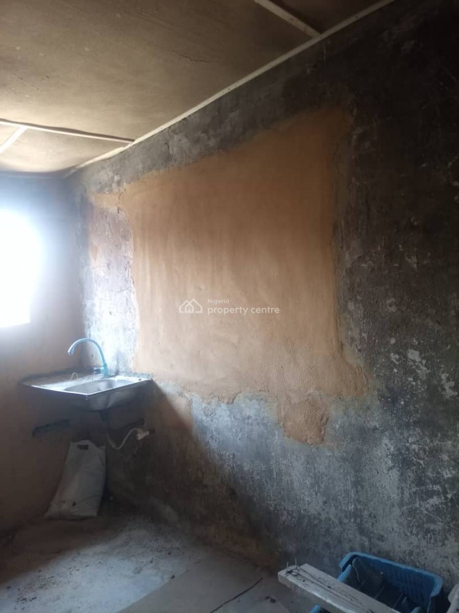 a Mini Flat, Off Oworo Road, Oworonshoki, Kosofe, Lagos, Mini Flat (room and Parlour) for Rent