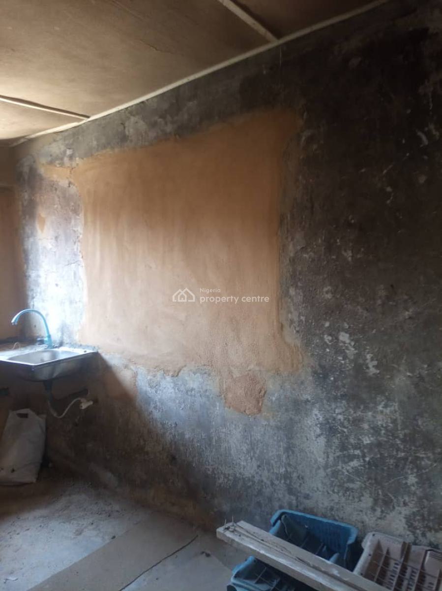 a Mini Flat, Off Oworo Road, Oworonshoki, Kosofe, Lagos, Mini Flat (room and Parlour) for Rent