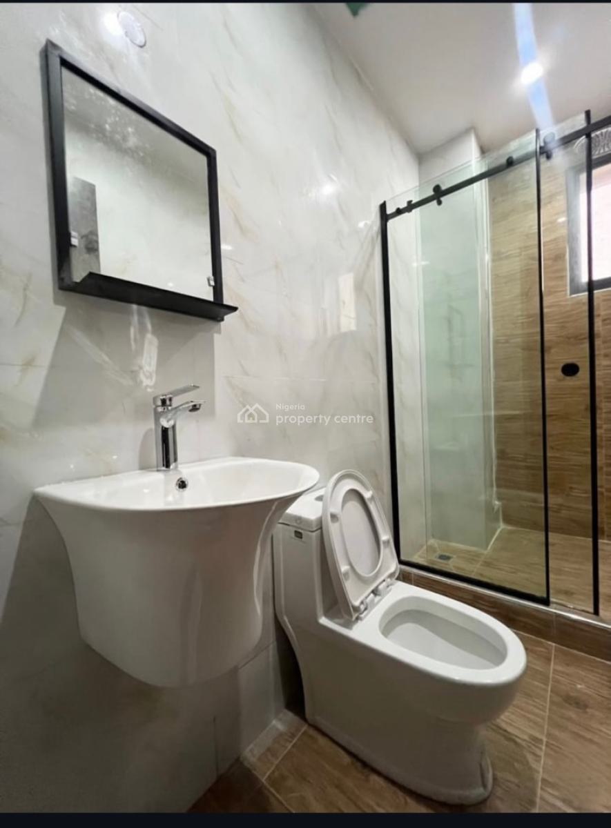 Nicely Done 2 Bedroom Service Apartment, Lekki Phase 1, Lekki, Lagos, Flat / Apartment for Sale