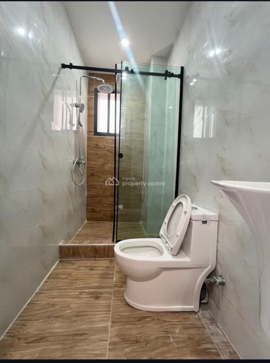 Nicely Done 2 Bedroom Service Apartment, Lekki Phase 1, Lekki, Lagos, Flat / Apartment for Sale