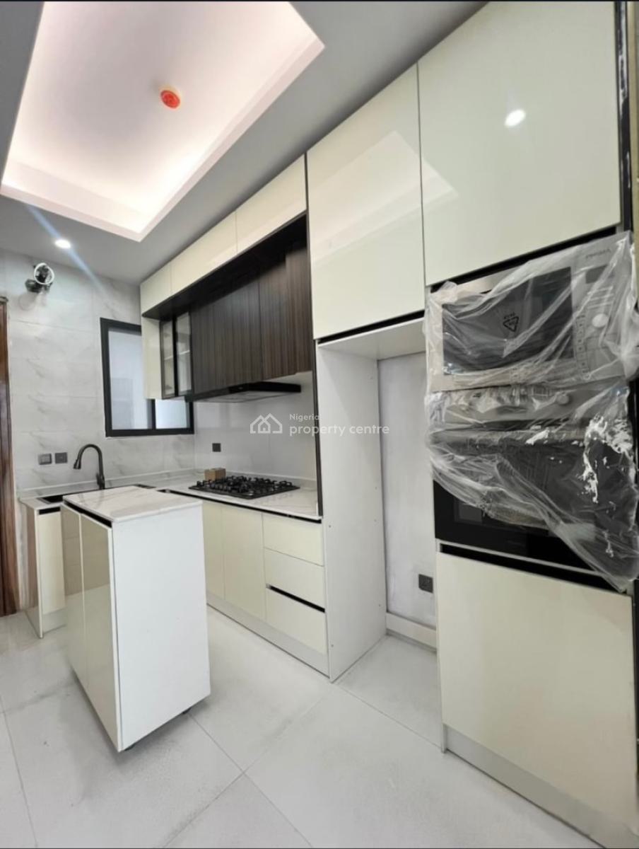 Nicely Done 2 Bedroom Service Apartment, Lekki Phase 1, Lekki, Lagos, Flat / Apartment for Sale