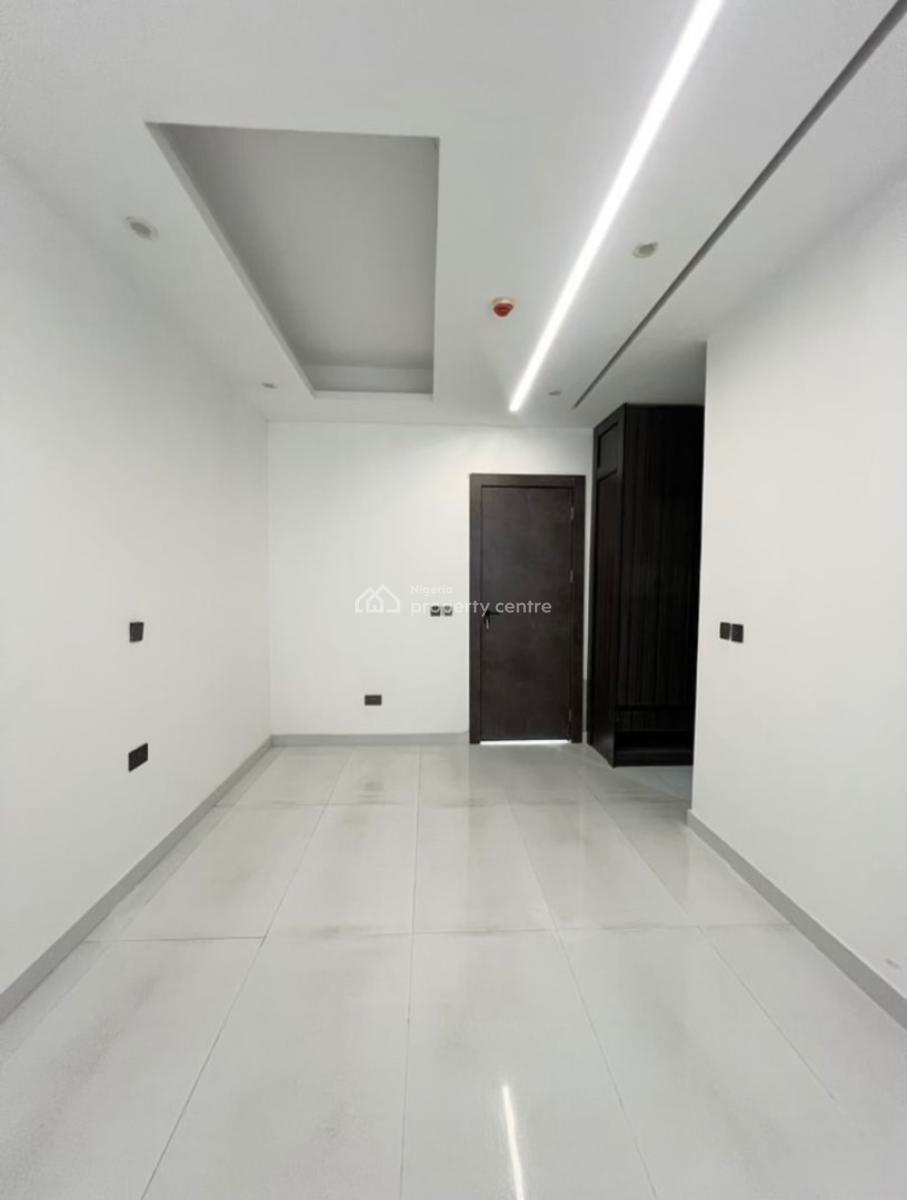 Nicely Done 2 Bedroom Service Apartment, Lekki Phase 1, Lekki, Lagos, Flat / Apartment for Sale