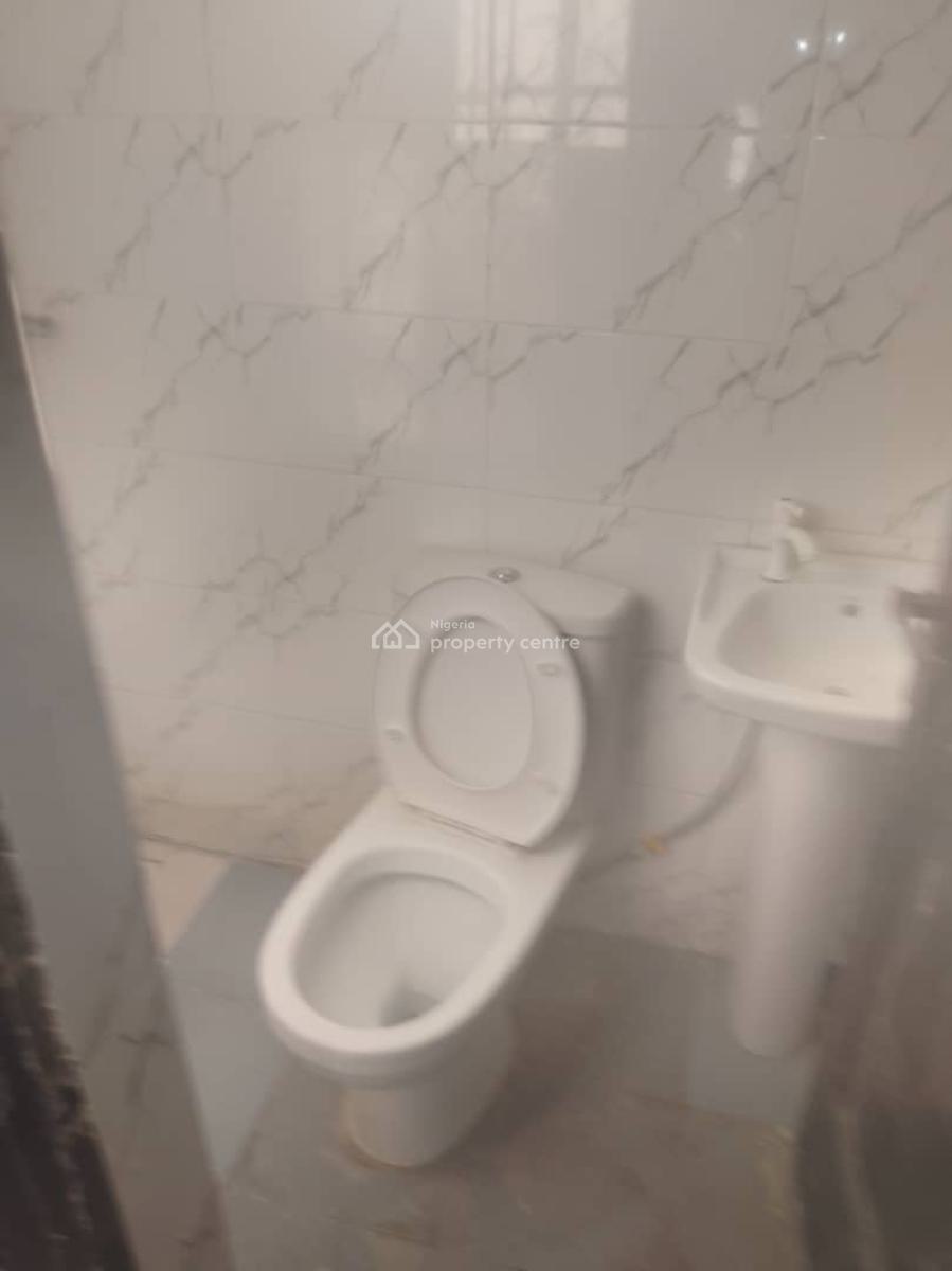 Excellent 1 Bedroom Apartment, 6th Avenue, Gwarinpa, Abuja, Flat / Apartment for Rent