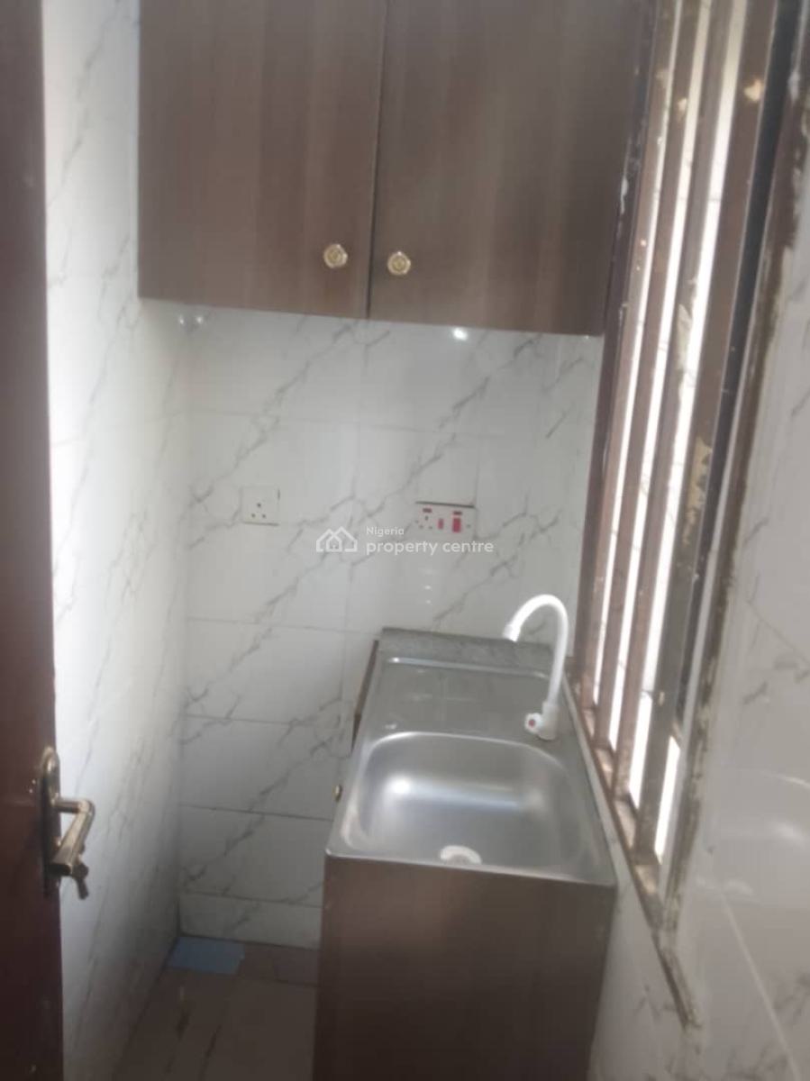 Excellent 1 Bedroom Apartment, 6th Avenue, Gwarinpa, Abuja, Flat / Apartment for Rent